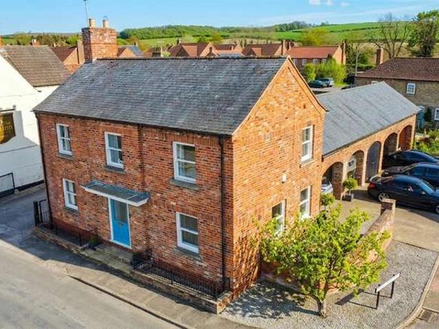 4 Bedroom Detached House
