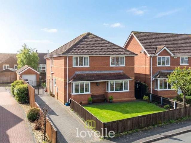 4 Bedroom Detached House