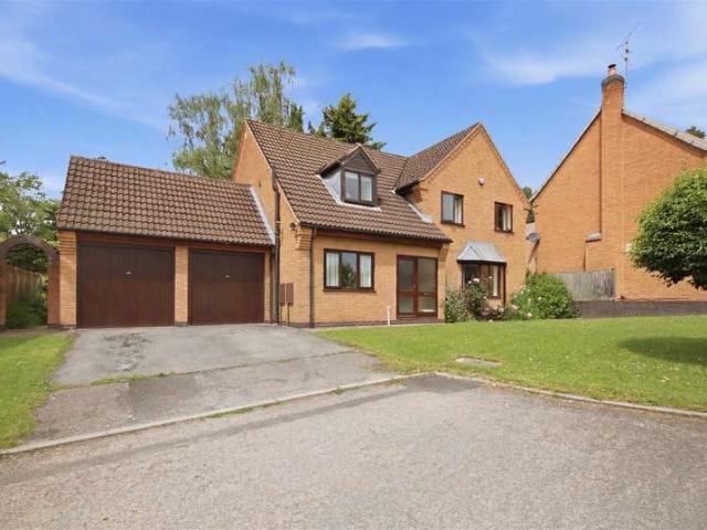 4 Bedroom Detached House