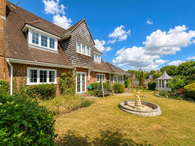 4 Bedroom Detached House