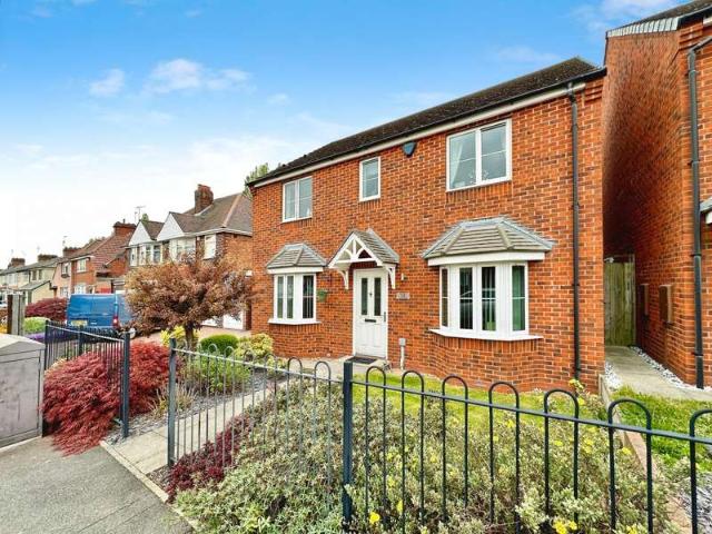 4 Bedroom Detached House