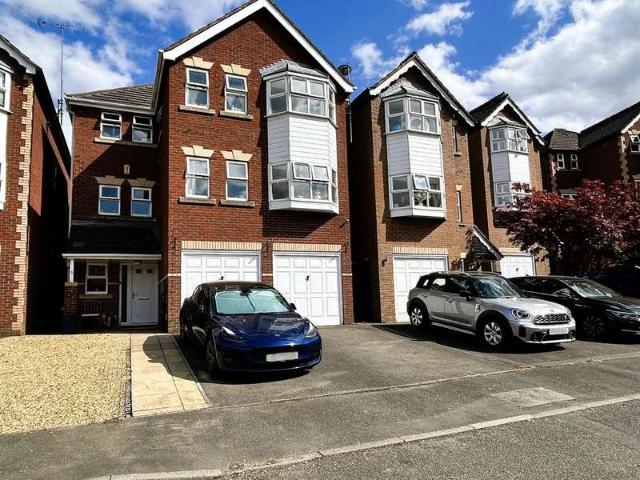 4 Bedroom Detached House