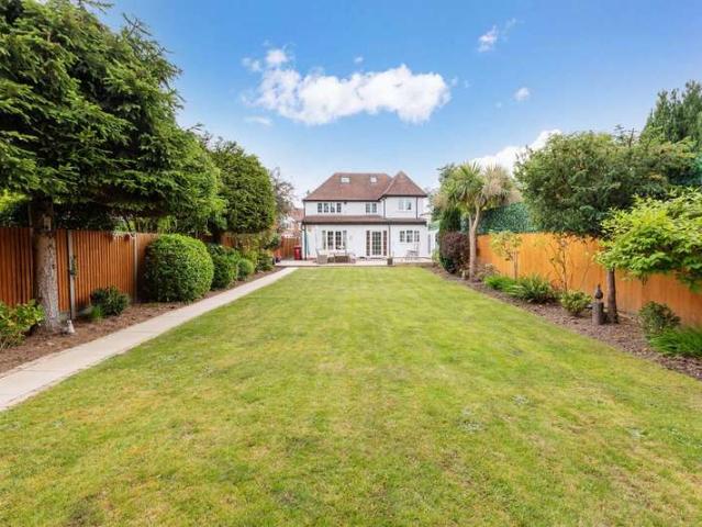 4 Bedroom Detached House