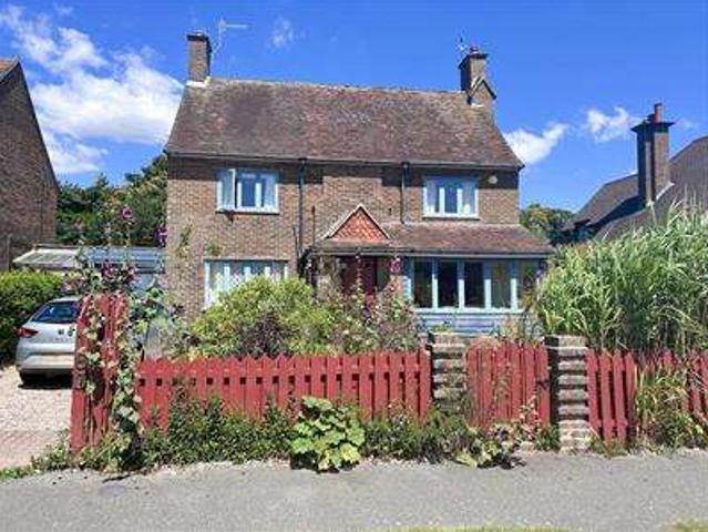 4 Bedroom Detached House