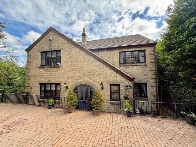 4 Bedroom Detached House