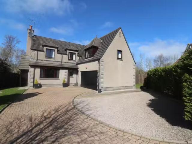 4 bedroom detached house for rent in Coldstone Avenue, Kingswe.