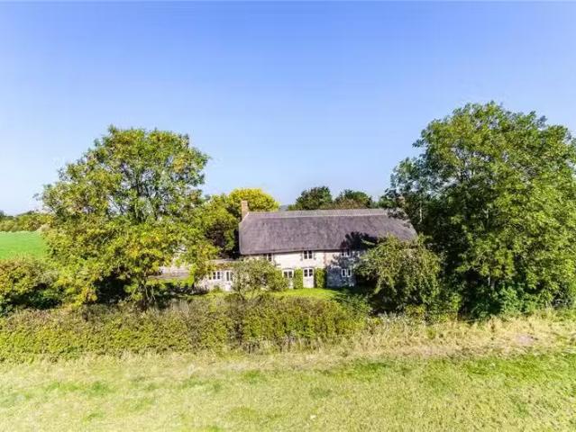 4 bedroom detached house for rent in Corton, Warminster, Wilts.