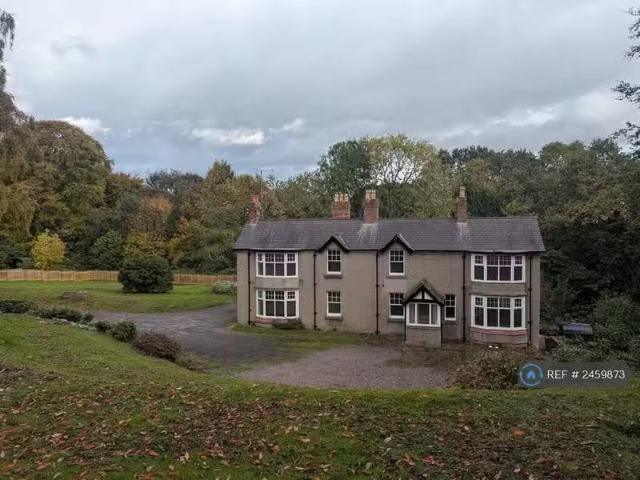 4 bedroom detached house for rent in Castle Grounds, Hawarden.