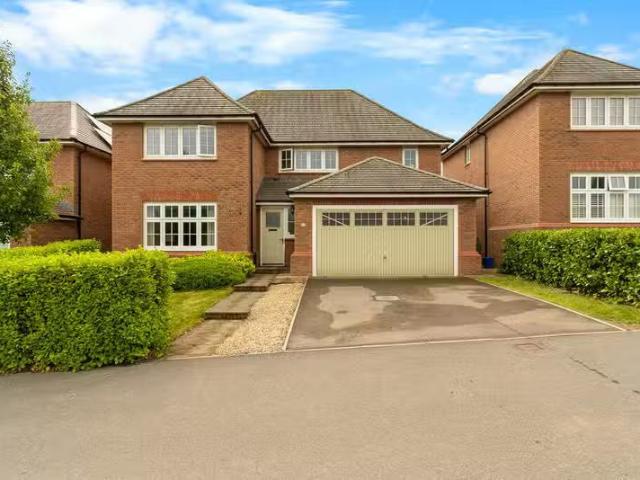 4 bedroom detached house for rent in Clos Parc Radur, Radyr, C.