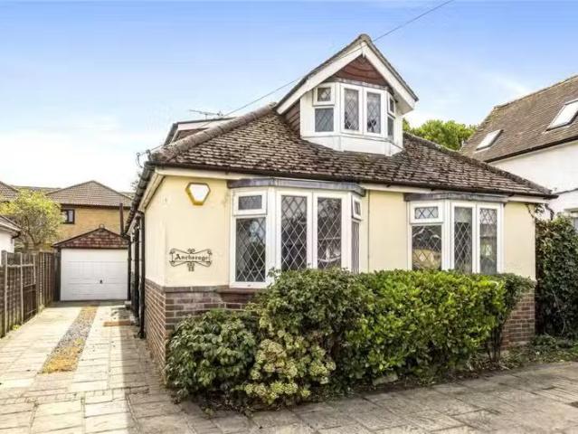 4 bedroom detached house for rent in Culver Road, Lancing, Wes.