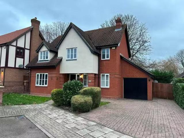 4 bedroom detached house for rent in Acacia Way, Bexley, Sidcu.