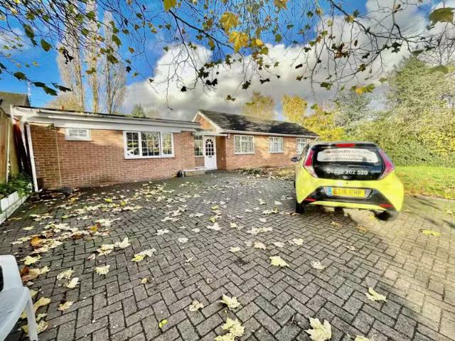4 bedroom detached house for rent in Arlington Road, Derby, De.