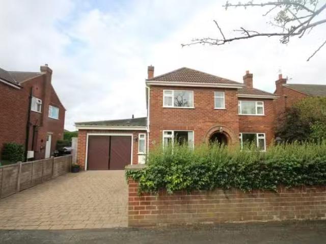 4 bedroom detached house for rent in Boughton Hall Drive, Ches.