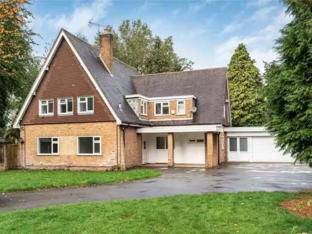 4 bedroom detached house for rent in Blythewood Close, Knowle.