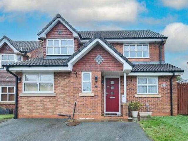 4 Bedroom Detached House For Rent In Blackburn, Lancashire