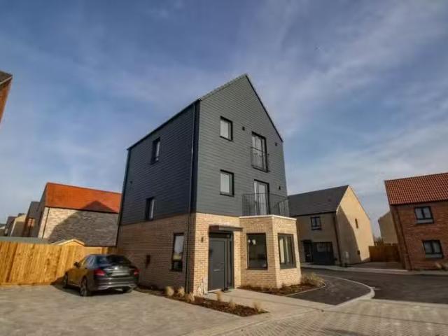 4 bedroom detached house for rent in Brigettine Square, Cambri.