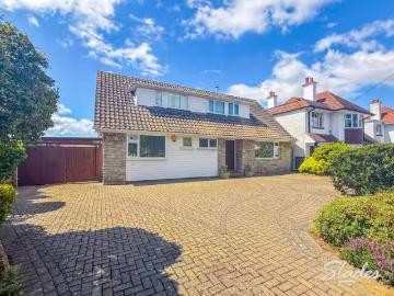 House for rent in Burhill - Garden, Equipped kitchen