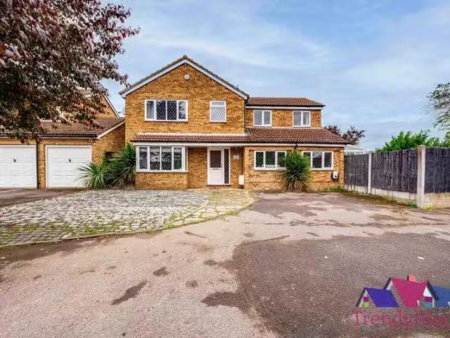 4 bedroom detached house for rent in Brooke Drive, Gravesend.