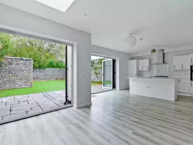 4 bedroom detached house for rent in Eastfield, Bristol, Somer.