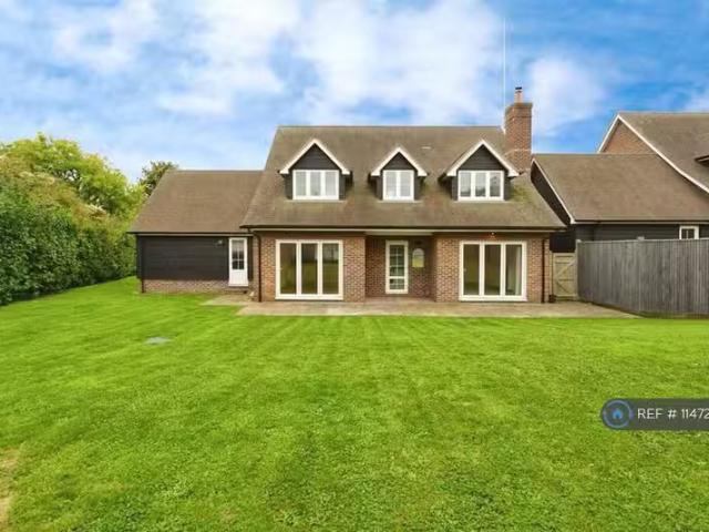 4 bedroom detached house for rent in Forge Close, Pyecombe, Br.