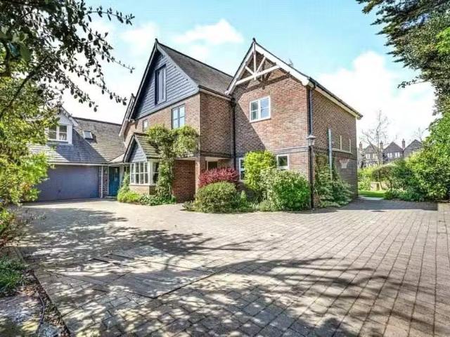 4 bedroom detached house for rent in Fitzalan Road, Arundel, W.