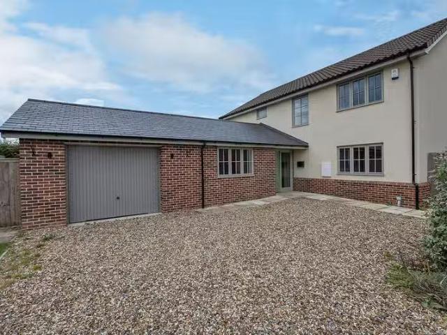4 bedroom detached house for rent in Hobbs Warren, Cheveley, N.