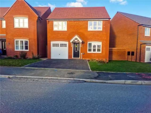 4 bedroom detached house for rent in Holden Drive, Midway, Swa.