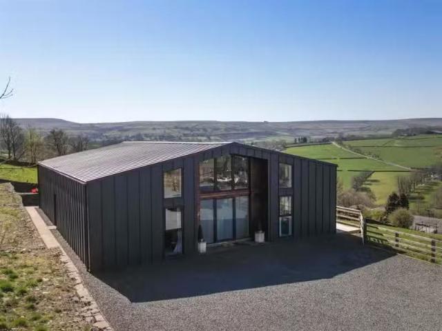 4 bedroom detached house for rent in Haworth, BD22