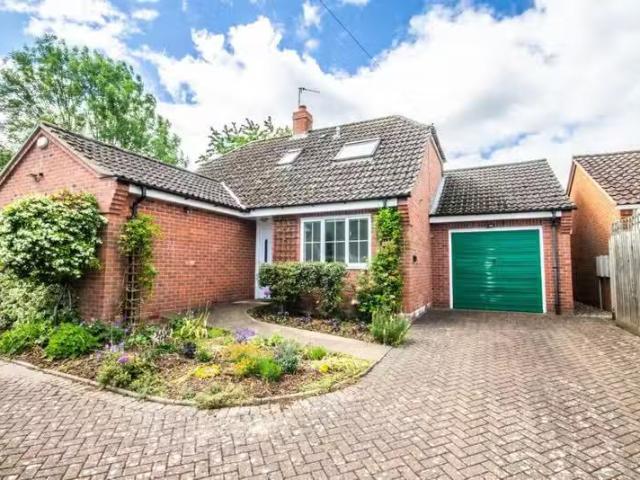4 bedroom detached house for rent in Ickleton Road, Duxford, C.