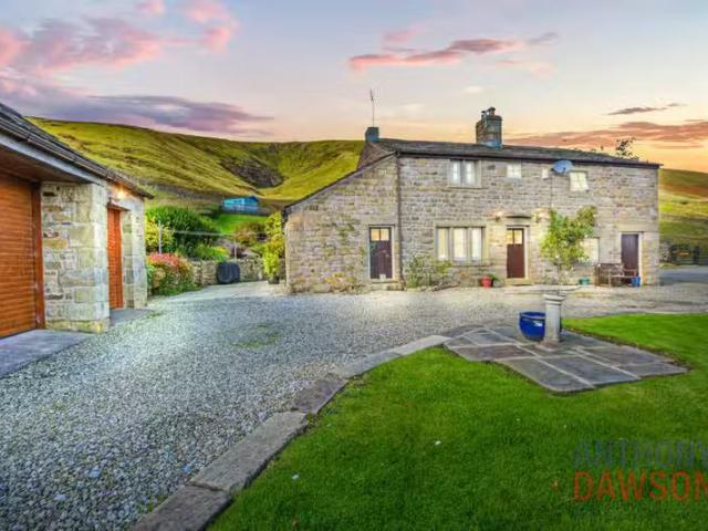 4 bedroom detached house for rent in One Tree, Barley, BB9