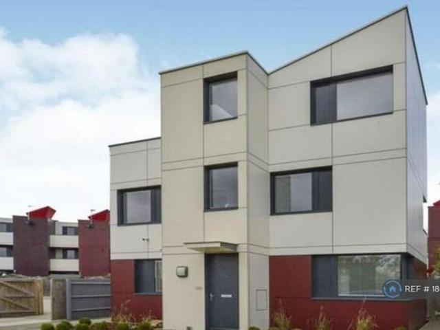 4 Bedroom Detached House For Rent In Oxley Park, Milton Keynes