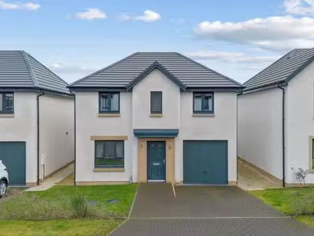 4 bedroom detached house for rent in Lumsden Wynd, Gilmerton.