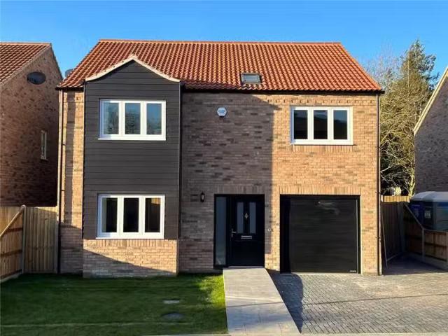 4 bedroom detached house for rent in Morello Chase, Soham, Ely.