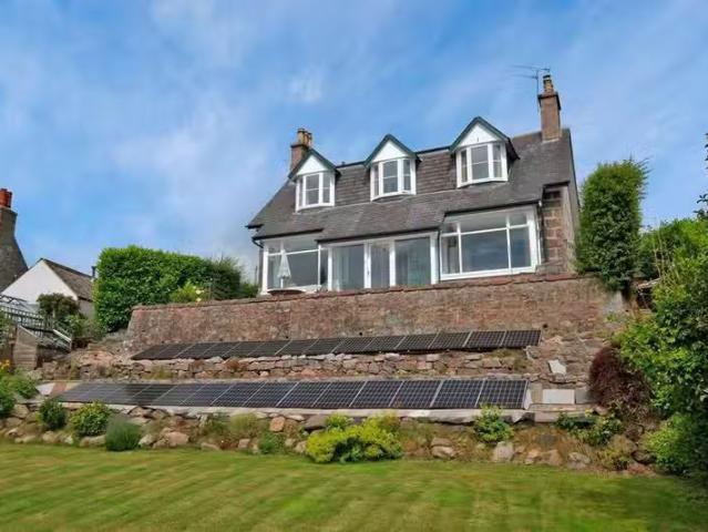 4 bedroom detached house for rent in North Deeside Road, Peter.