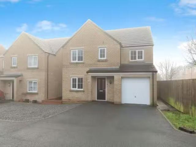 4 bedroom detached house for rent in Newcastle Walk, Catterick.