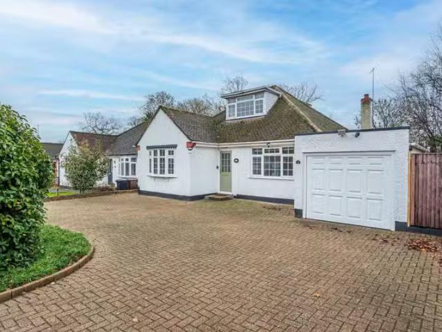 4 bedroom detached house for rent in South Riding, Bricket Woo.