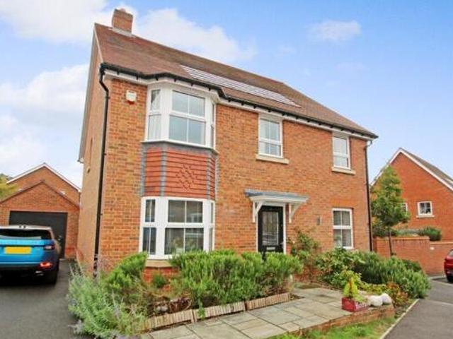4 Bedroom Detached House For Rent In Petersfield, Hampshire