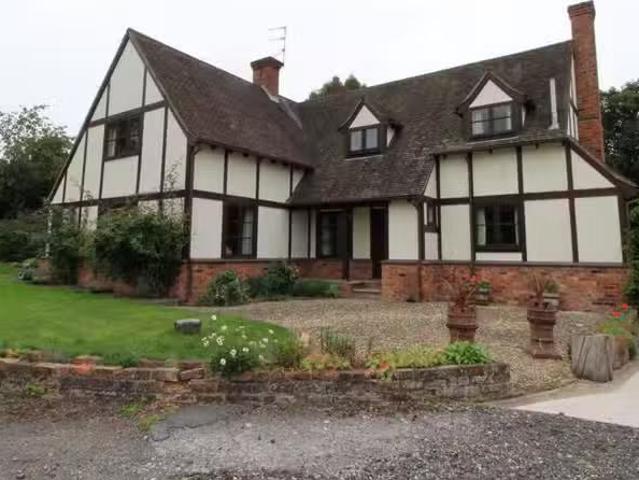 4 bedroom detached house for rent in Rowney Green Lane, Rowney.
