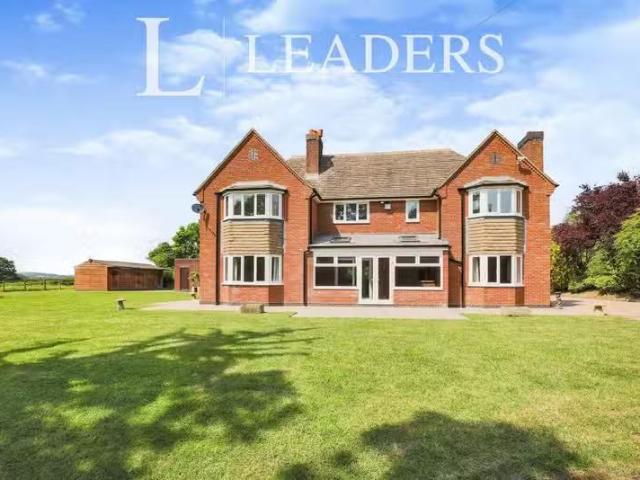 4 bedroom detached house for rent in Rowney Green Lane, Rowney.