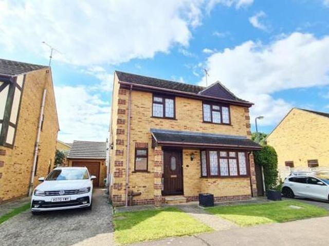 4 Bedroom Detached House For Rent In Rayleigh