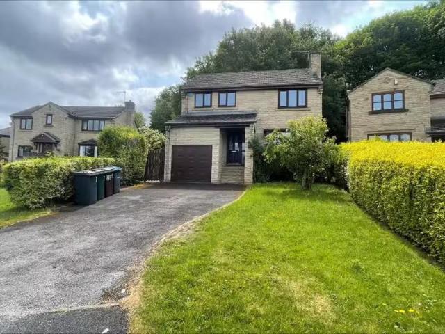 4 bedroom detached house for rent in Red Beck Vale, Shipley, B.