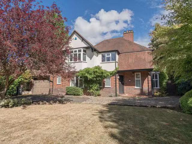 4 bedroom detached house for rent in Wentworth Road, Four Oaks.