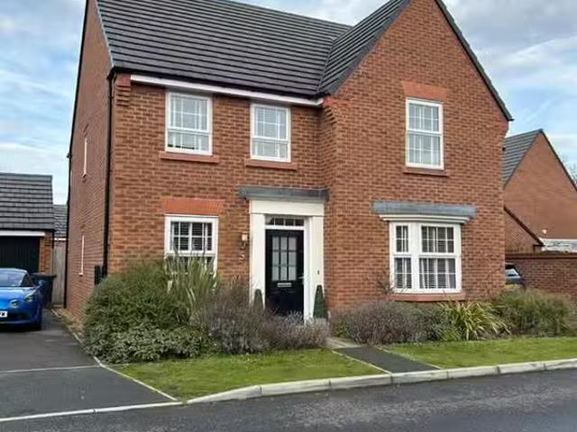 4 bedroom detached house for rent in White Iris Place, Stapele.