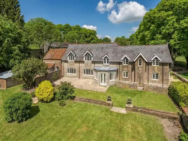 4 bedroom detached house for rent in Wynford Eagle, Dorchester.