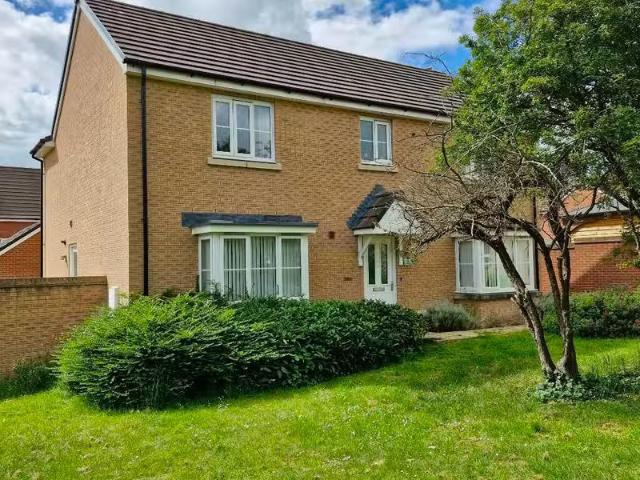 4 bedroom detached house for rent in Toucan Street, Trowbridge.