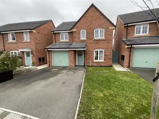 4 bedroom detached house for rent in Turner Drive, Congleton.
