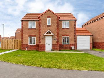 4 bedroom detached house for sale