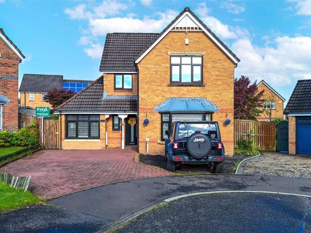 4 bedroom detached house for sale