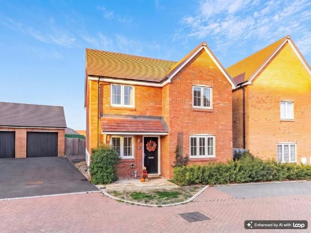 4 bedroom detached house for sale