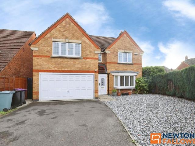 4 bedroom detached house for sale